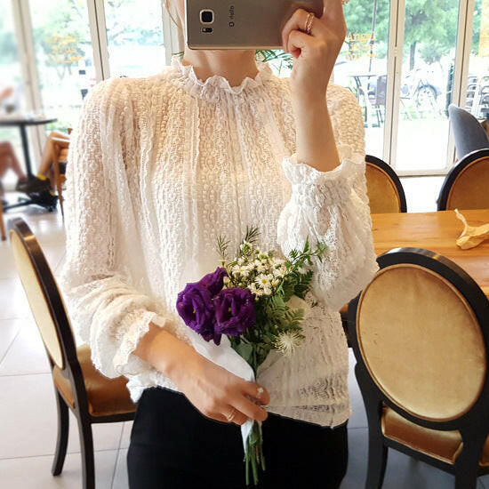 Pure Color Net See-through Sweet Lace Long-sleeved Bottoming Lace Shirt For Women.