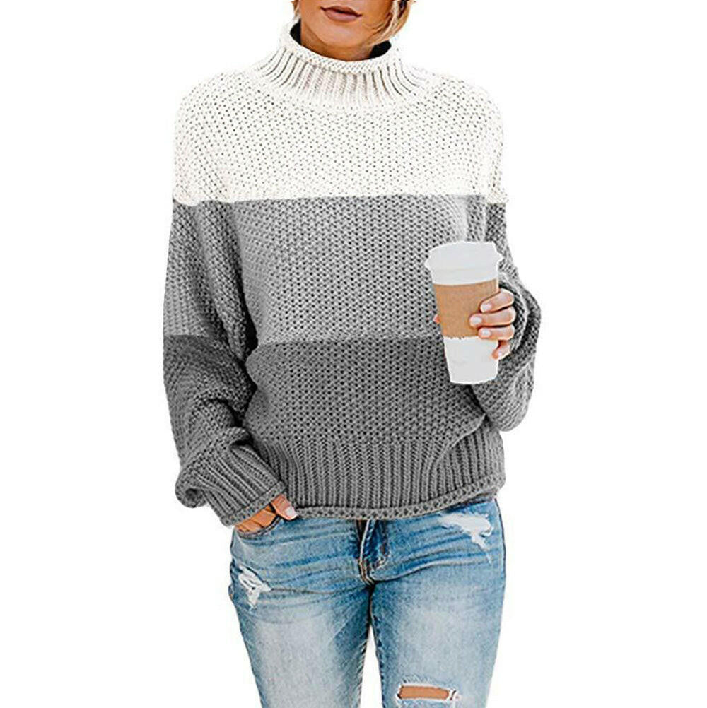 Thick line color matching high neck pullover.