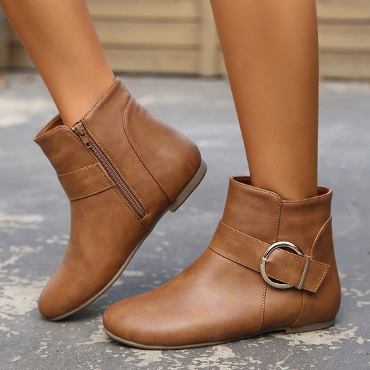 Large size fashionable Chelsea large buckle boot.