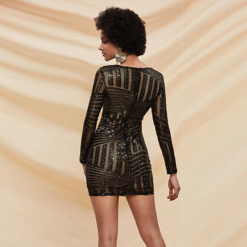 V-neck sequined hip-hugging dress.