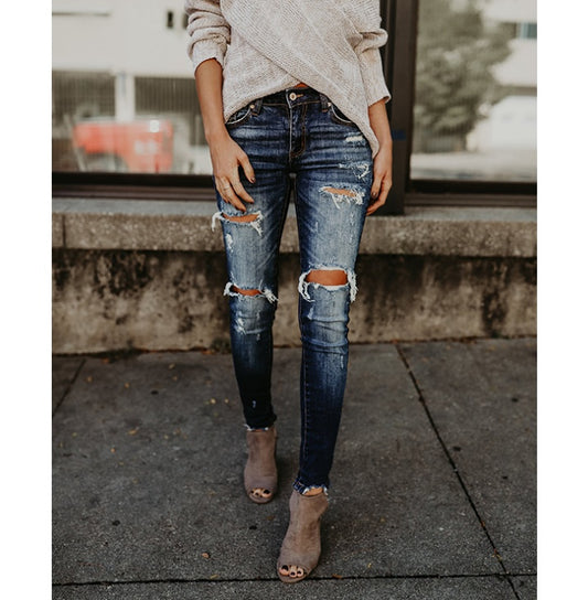 Women's jeans, pierced feet, mid-rise jeans.