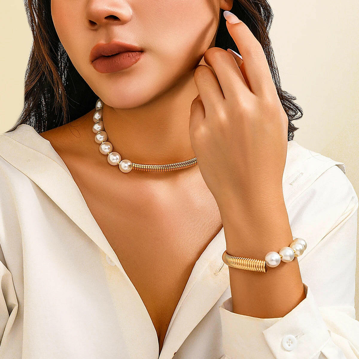 Pearl Short Choker Necklace