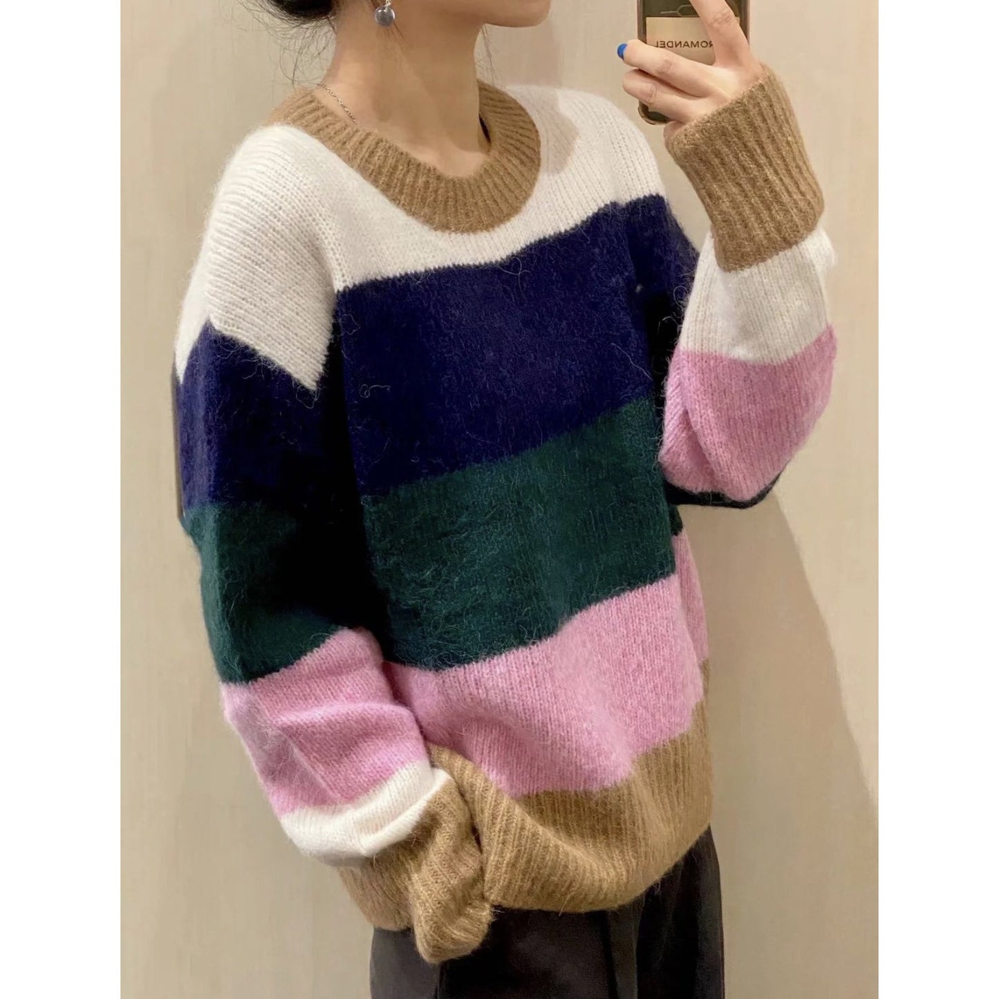 Round neck sweater