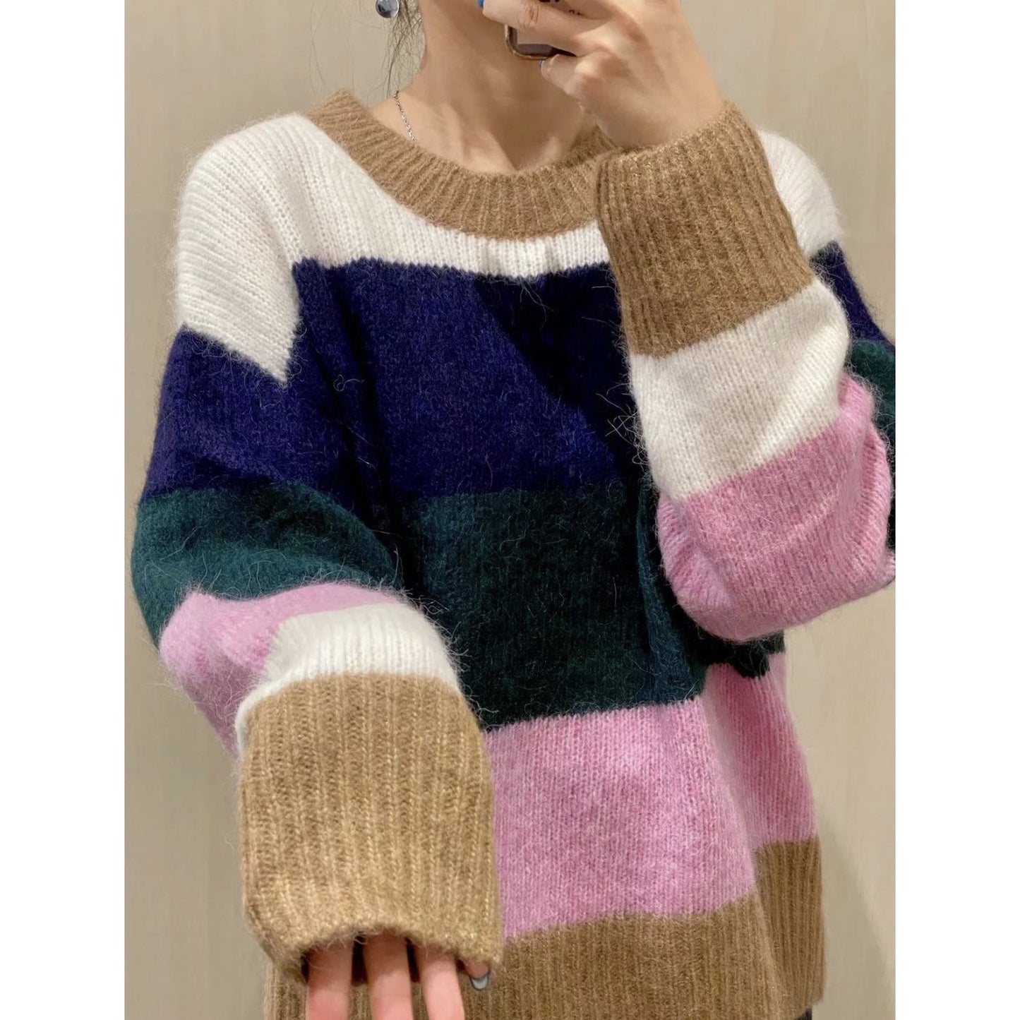 Round neck sweater