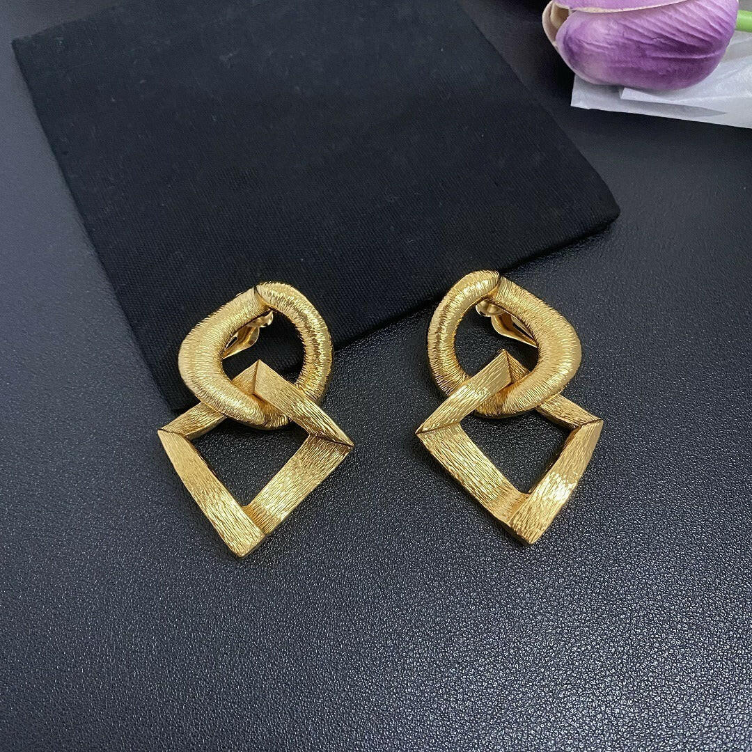 Design, personalized earrings