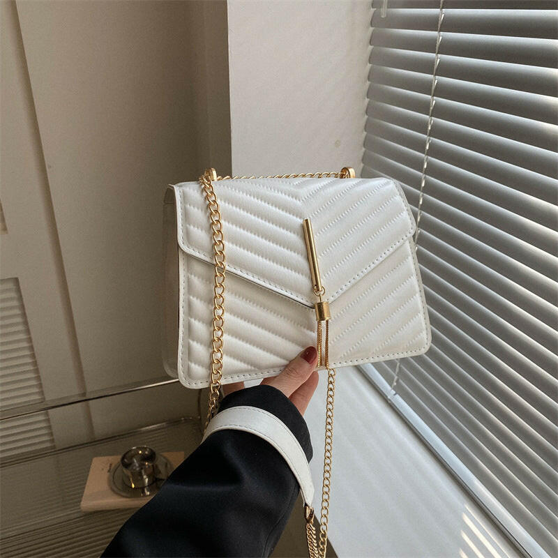 Chain Tassel Shoulder Crossbody Bags Women Fashion Small Square Bag.